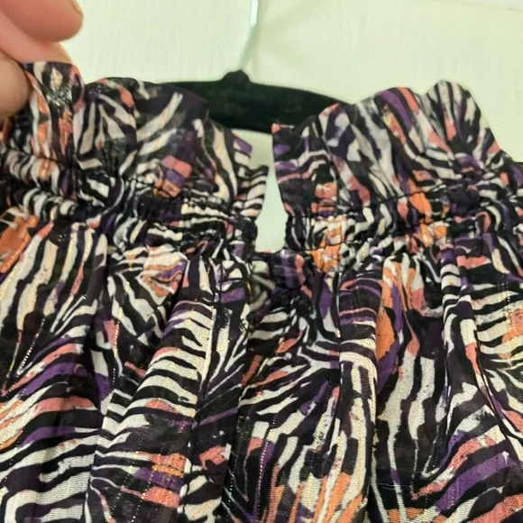 (US 8) Patterned Mock-Neck Blouse - Picture 5 of 5